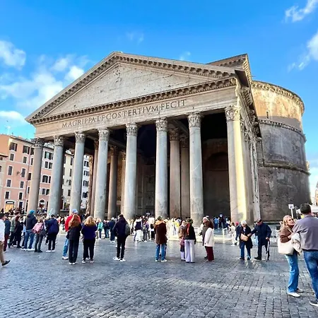 Pantheon Luxury Jacuzzi Lägenhet