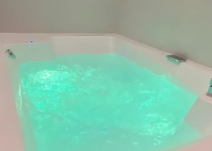 Pantheon Luxury Jacuzzi